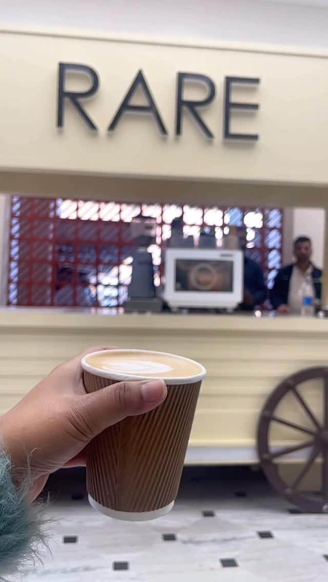 @house.o.rare introduced @rareones_in with a grand festive launch right before Christmas.
Creativity flew and festive joys spread.
But the cherry on top for me, definitely was the barista at the entrance.

#festivelaunch #rareones #houseofrare #luxuryfashion #luxelifestyle #luxeliving #kidsfashion #kidsfashionindia #mombloggerindia #mombloggerkolkata