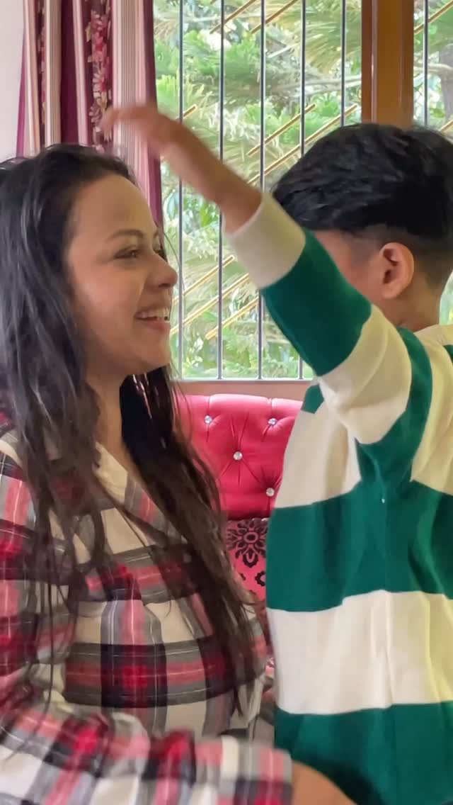 Mornings have been extra hectic lately — school, tuition, abacus, Christmas practice… Seiji has a full schedule, and I’m always trying to keep up.

A few days ago I came across Basabdatta’s reel about Ovaltine, and decided to give it a try for our rushed mornings — and honestly, I’m so glad I did.

Ovaltine’s Malted Milk and Malted Choco have become our quick breakfast fix.
Just one spoon in milk, a quick stir, and it’s ready in under a minute — perfect for days when we’re running out the door.

What I love most is that it’s not just tasty, it’s actually nourishing:
🧠 Vitamin B-complex & B12 for focus and energy
🦴 Calcium & Vitamin D for healthy growth
💪 Zinc & Iron for immunity
⚡ Carbs + Malt for instant energy

A simple, comforting way to start the morning — and a little nutritional support for both of us on the busiest days.

👉 Buy Ovaltine now and make family moments healthier! 🥛💛 @ovaltine.india #Ovaltine #TasteAndNutrition #FamilyGoodness #HealthyLiving #DailyEnergy #MaltedMilk #FamilyMoments #NutritiousAndDelicious #christmasmorning #mombloggerindia #mommybloggerindia #mommyblogger #momsofinstagram