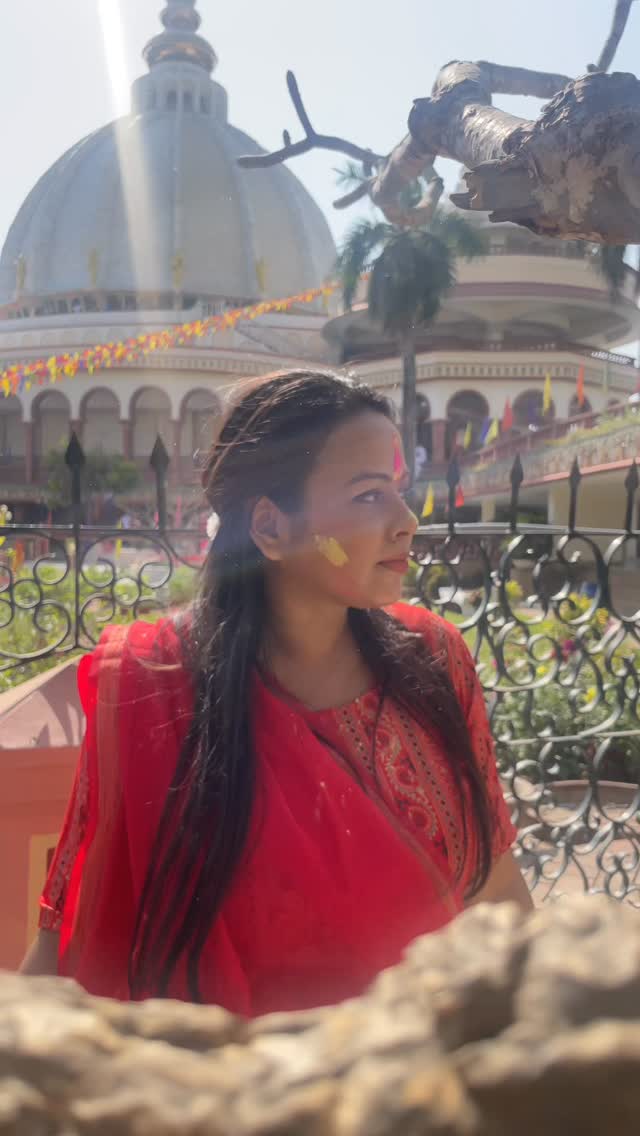 Basanta Utsav this year was quite different for us this year. We spent the day at Mayapur Iskon. There was not much Holi play, but it was such an experience.

#basantautsav #mayapuriskon💫❤️ #mayapuriskcon #mayapur #gourpurnima