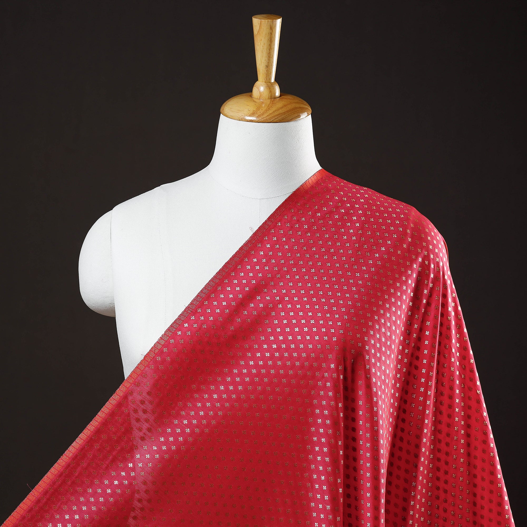 From Fabric to Festive Magic: A Tailored Durga Pujo Outfit Story with iTokri